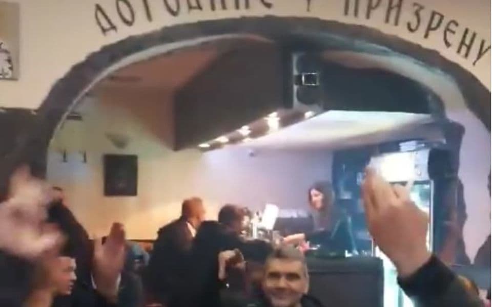 VIDEO: Kršene mjere u lokalu “Dogodine u Prizrenu”, reagovala Komunalna policija
