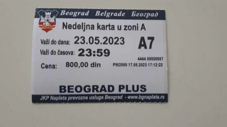 Crnogorci ne mogu da plate kartu za javni prevoz u Beogradu, radnica ne zna da proda karte…